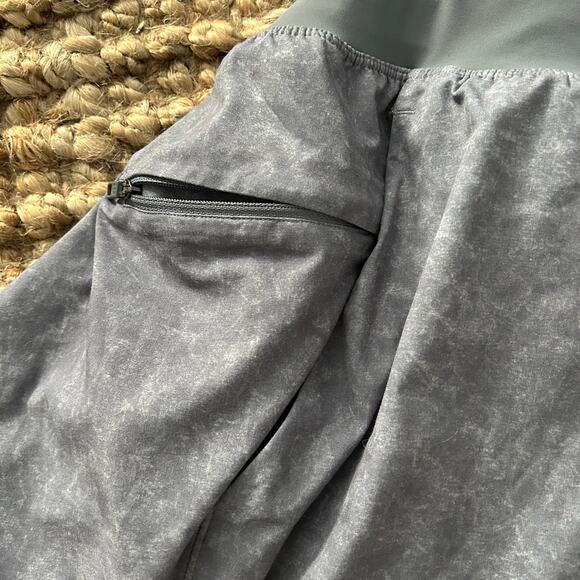 Lululemon T.H.E. Short 7" Linerless – Men’s M – Gravel Dust Asphalt Grey Multi - Picture 6 of 10